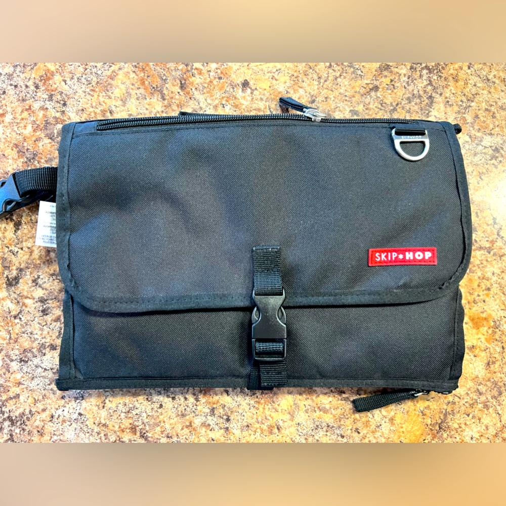 Skip Hop Diaper bag organizer - NEW never used